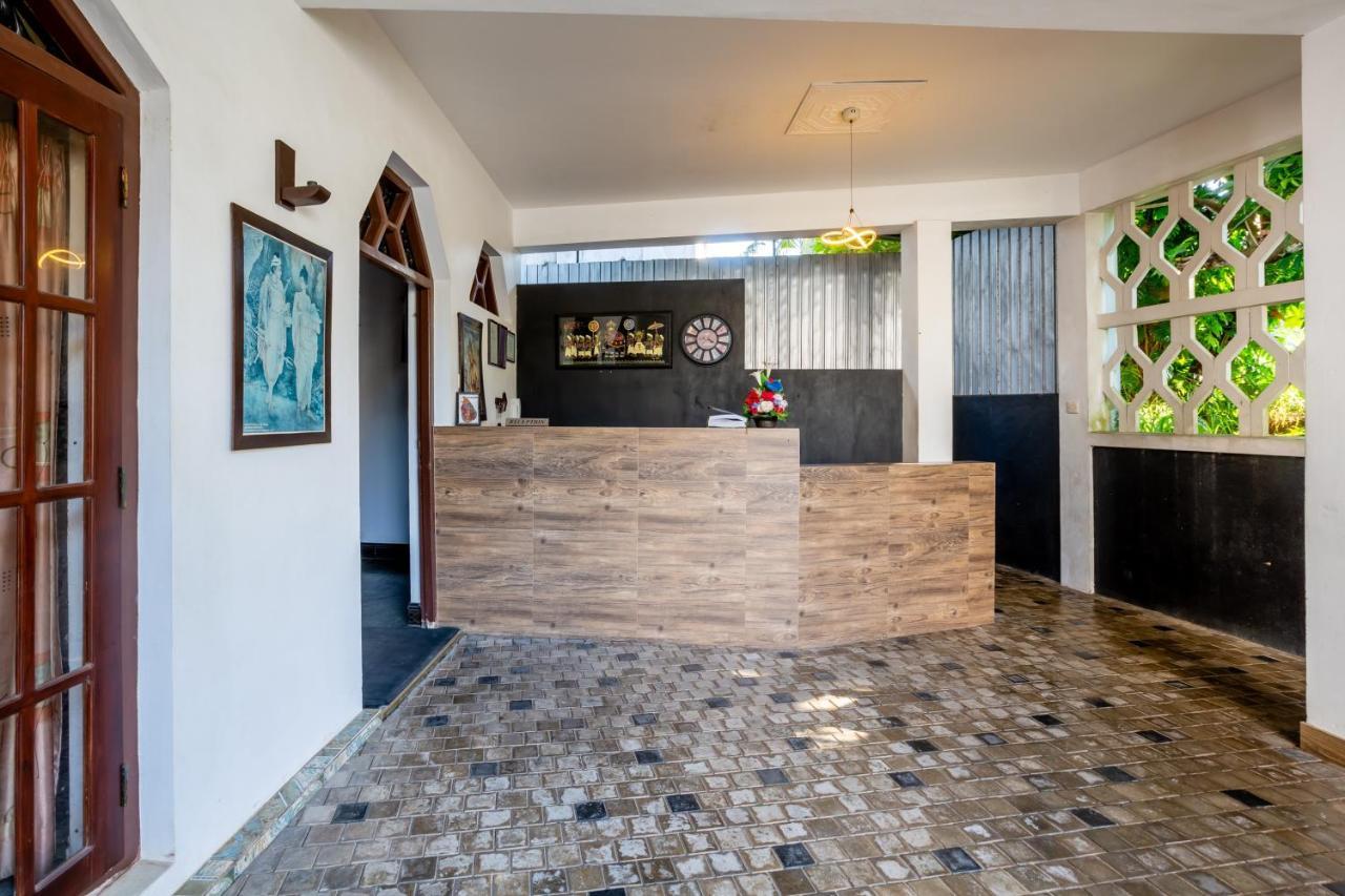 Royal Mount Hotel Dehiwala-Mount Lavinia Eksteriør billede